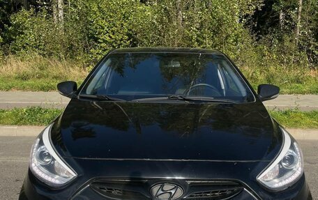 Hyundai Solaris II рестайлинг, 2013 год, 825 000 рублей, 2 фотография