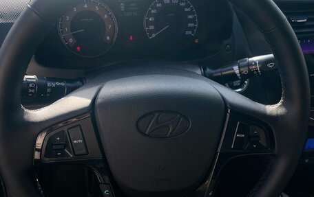 Hyundai Solaris II рестайлинг, 2013 год, 825 000 рублей, 5 фотография