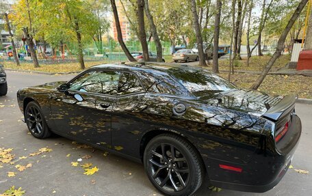 Dodge Challenger III рестайлинг 2, 2022 год, 5 000 000 рублей, 6 фотография
