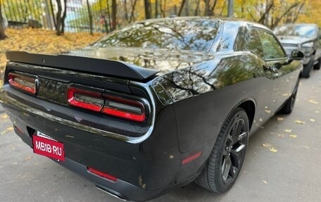 Dodge Challenger III рестайлинг 2, 2022 год, 5 000 000 рублей, 3 фотография