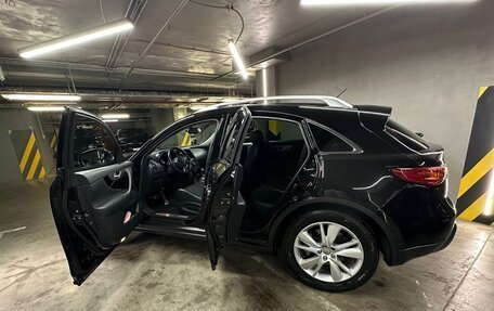 Infiniti QX70, 2017 год, 3 850 000 рублей, 6 фотография
