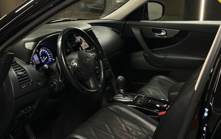 Infiniti QX70, 2017 год, 3 850 000 рублей, 9 фотография
