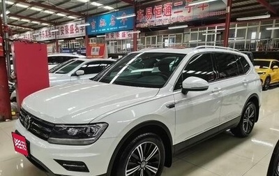 Volkswagen Tiguan II, 2021 год, 1 700 000 рублей, 1 фотография