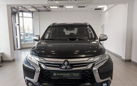 Mitsubishi Pajero Sport III рестайлинг, 2017 год, 2 410 000 рублей, 2 фотография
