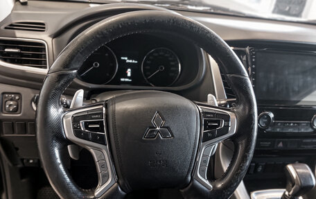 Mitsubishi Pajero Sport III рестайлинг, 2017 год, 2 410 000 рублей, 12 фотография