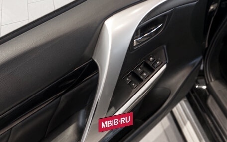 Mitsubishi Pajero Sport III рестайлинг, 2017 год, 2 410 000 рублей, 9 фотография