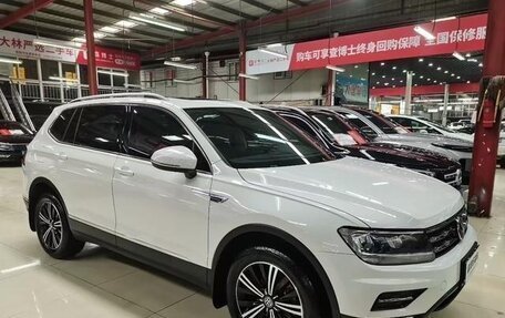 Volkswagen Tiguan II, 2021 год, 1 700 000 рублей, 3 фотография