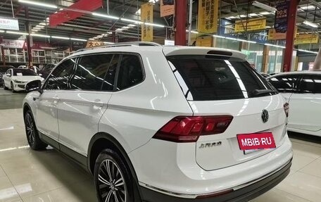Volkswagen Tiguan II, 2021 год, 1 700 000 рублей, 9 фотография