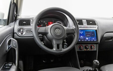 Volkswagen Polo VI (EU Market), 2013 год, 898 000 рублей, 16 фотография