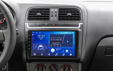 Volkswagen Polo VI (EU Market), 2013 год, 898 000 рублей, 19 фотография