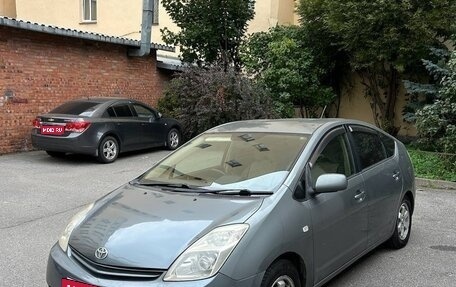 Toyota Prius, 2004 год, 395 000 рублей, 1 фотография