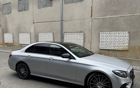 Mercedes-Benz E-Класс, 2019 год, 4 400 000 рублей, 7 фотография