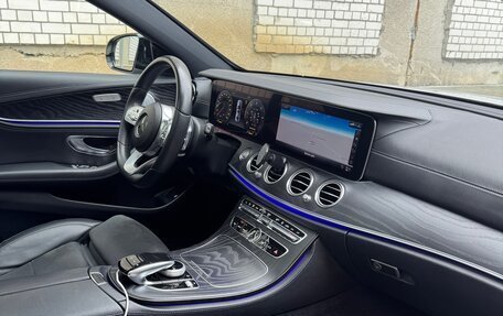 Mercedes-Benz E-Класс, 2019 год, 4 400 000 рублей, 9 фотография