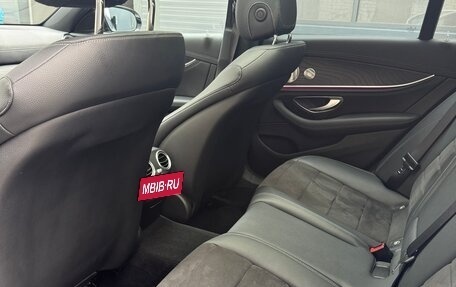 Mercedes-Benz E-Класс, 2019 год, 4 400 000 рублей, 15 фотография