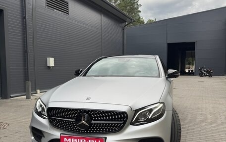 Mercedes-Benz E-Класс, 2019 год, 4 400 000 рублей, 1 фотография
