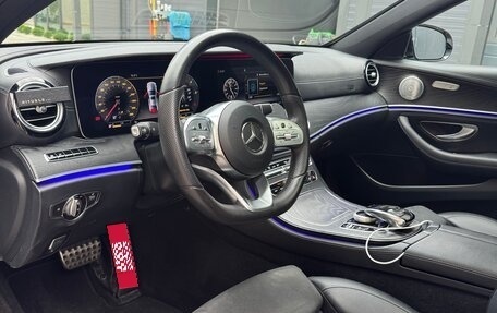 Mercedes-Benz E-Класс, 2019 год, 4 400 000 рублей, 10 фотография