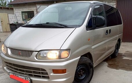 Mitsubishi Space Gear I рестайлинг, 1998 год, 720 000 рублей, 3 фотография