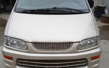 Mitsubishi Space Gear I рестайлинг, 1998 год, 720 000 рублей, 2 фотография