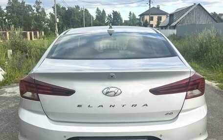 Hyundai Elantra VI рестайлинг, 2019 год, 1 650 000 рублей, 4 фотография