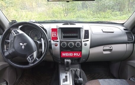Mitsubishi Pajero Sport II рестайлинг, 2012 год, 2 300 000 рублей, 2 фотография