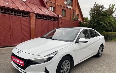 Hyundai Elantra, 2021 год, 1 700 000 рублей, 2 фотография