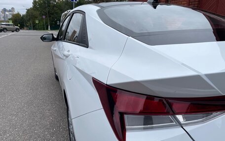 Hyundai Elantra, 2021 год, 1 700 000 рублей, 16 фотография