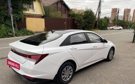 Hyundai Elantra, 2021 год, 1 700 000 рублей, 5 фотография
