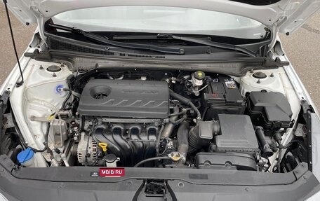Hyundai Elantra, 2021 год, 1 700 000 рублей, 13 фотография