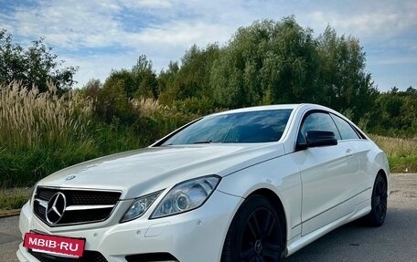 Mercedes-Benz E-Класс, 2012 год, 1 300 000 рублей, 4 фотография