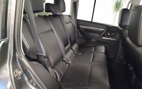 Mitsubishi Pajero IV, 2013 год, 2 358 000 рублей, 16 фотография