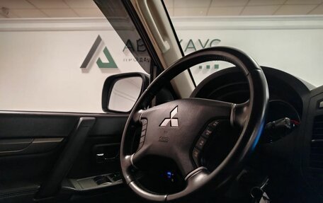 Mitsubishi Pajero IV, 2013 год, 2 358 000 рублей, 10 фотография