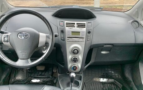 Toyota Yaris III рестайлинг, 2008 год, 650 000 рублей, 7 фотография