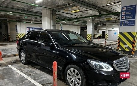 Mercedes-Benz E-Класс, 2015 год, 1 820 000 рублей, 3 фотография