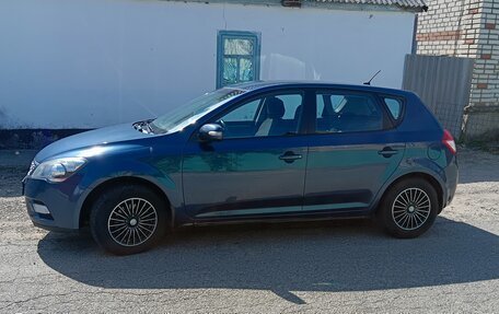 KIA cee'd I рестайлинг, 2010 год, 700 000 рублей, 2 фотография