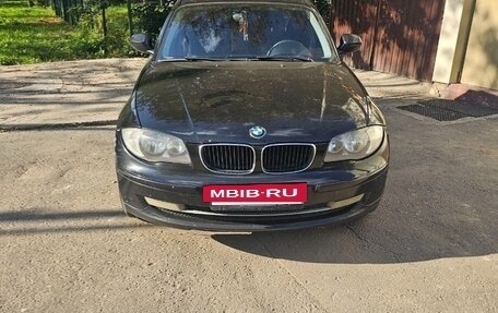 BMW 1 серия, 2010 год, 750 000 рублей, 3 фотография