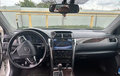 Toyota Camry, 2017 год, 2 000 000 рублей, 6 фотография