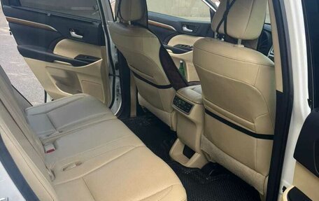 Toyota Highlander III, 2017 год, 3 900 000 рублей, 9 фотография