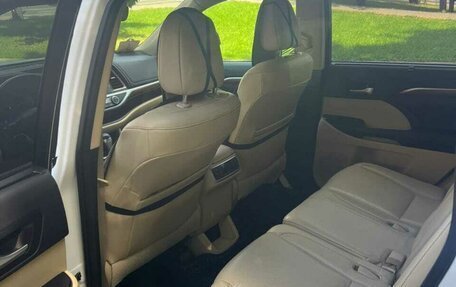 Toyota Highlander III, 2017 год, 3 900 000 рублей, 8 фотография