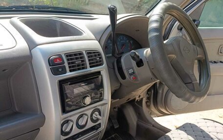 Nissan Cube II, 2001 год, 240 000 рублей, 11 фотография