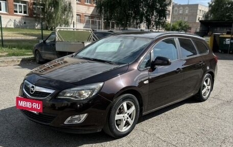 Opel Astra J, 2012 год, 630 000 рублей, 2 фотография