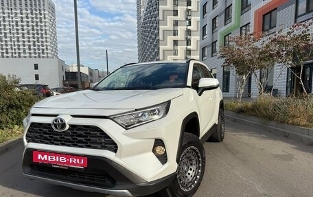 Toyota RAV4, 2022 год, 3 600 000 рублей, 3 фотография
