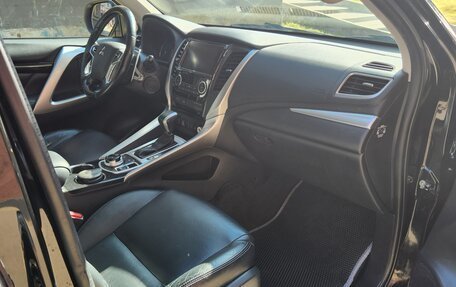 Mitsubishi Pajero Sport III рестайлинг, 2016 год, 2 300 000 рублей, 15 фотография