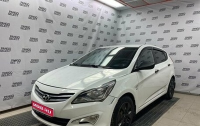 Hyundai Solaris II рестайлинг, 2015 год, 900 000 рублей, 1 фотография