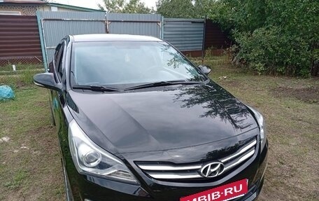 Hyundai Solaris II рестайлинг, 2016 год, 890 000 рублей, 1 фотография