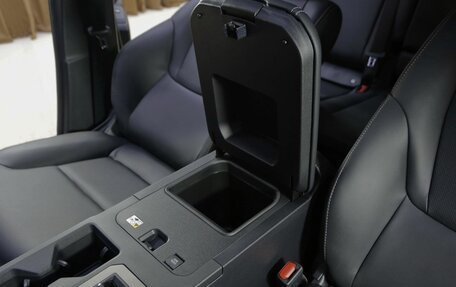 Toyota Land Cruiser Prado, 2024 год, 8 990 000 рублей, 15 фотография