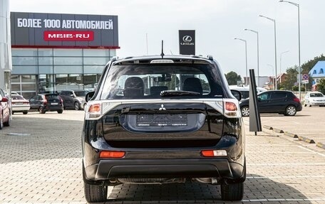 Mitsubishi Outlander III рестайлинг 3, 2014 год, 1 225 000 рублей, 5 фотография