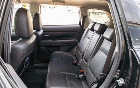 Mitsubishi Outlander III рестайлинг 3, 2014 год, 1 225 000 рублей, 17 фотография
