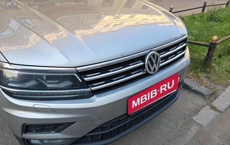 Volkswagen Tiguan II, 2017 год, 2 650 000 рублей, 3 фотография