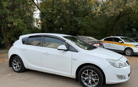 Opel Astra J, 2012 год, 600 000 рублей, 2 фотография