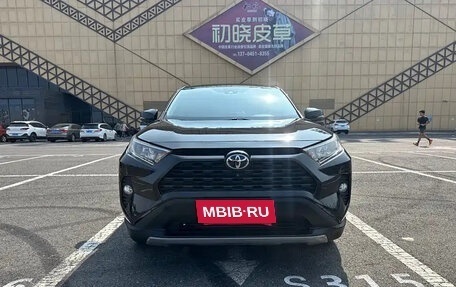 Toyota RAV4, 2021 год, 2 300 000 рублей, 3 фотография